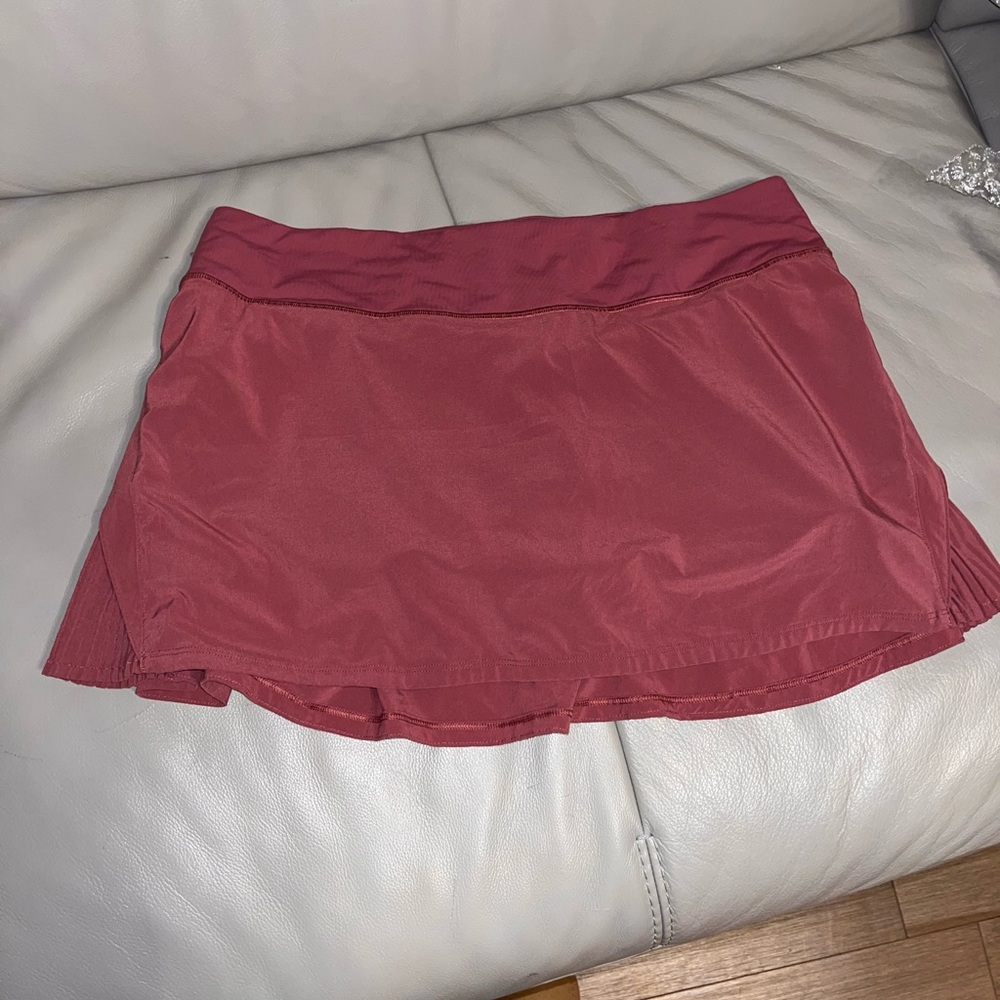 LULULEMON Play Off The Pleats Skirt SZ 10 "Misty Merlot" - Picture 8 of 13